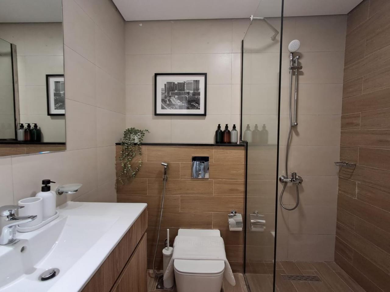 Elegant 1bdr For Corporate, Executive, Business - 3 Min Walk To Adgm, Cleveland & Galleria - Big Balcony - Canal View - High Floor Appartamento