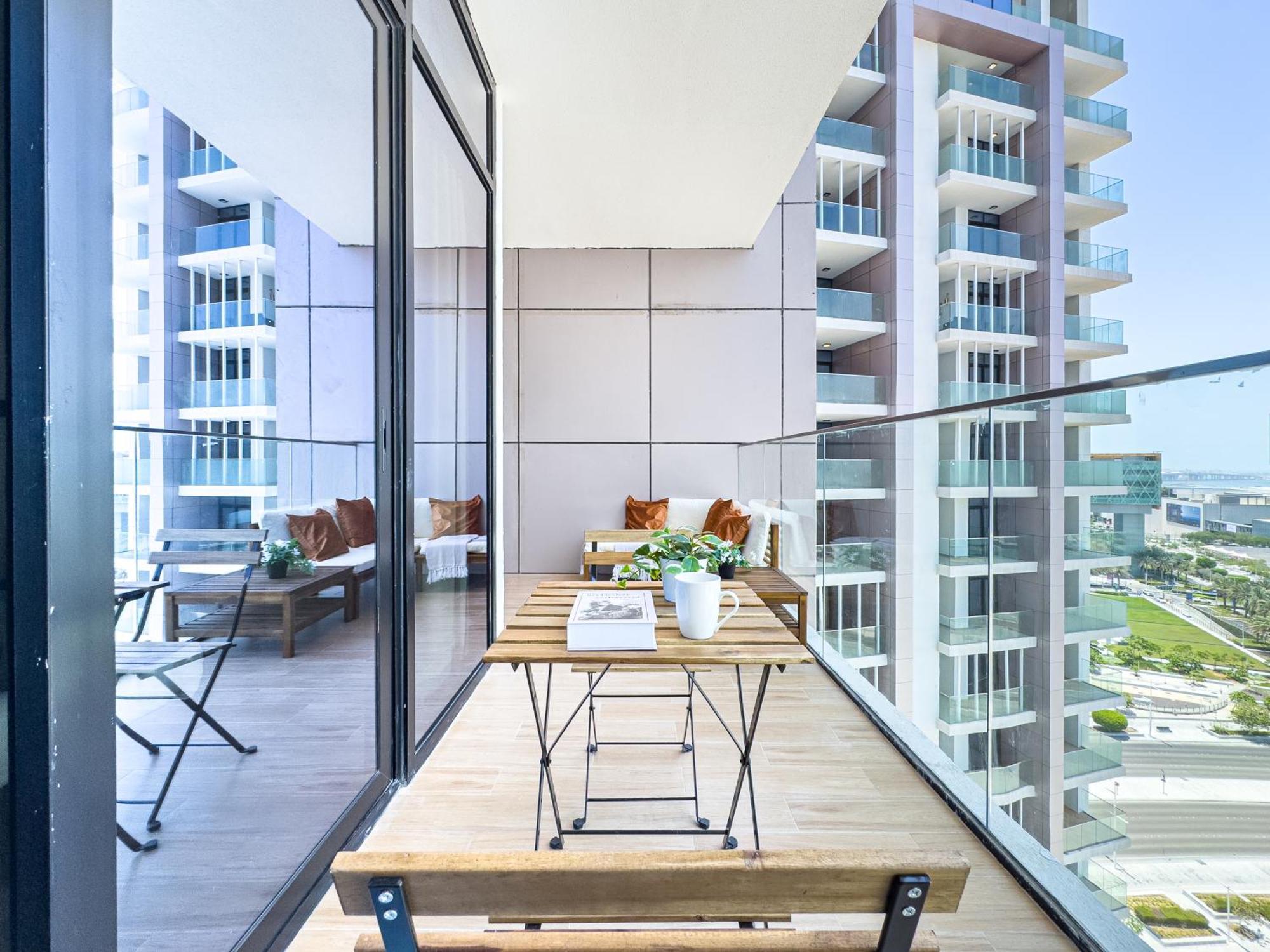 Elegant 1bdr For Corporate, Executive, Business - 3 Min Walk To Adgm, Cleveland & Galleria - Big Balcony - Canal View - High Floor Appartamento