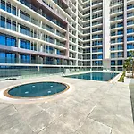 Elegant 1Bdr For Corporate, Executive, Business Stays - 3 Min Walk To Adgm, Cleveland & Galleria - Big Balcony - Canal View - High Floor